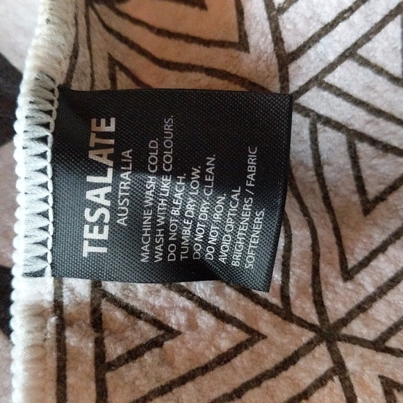NWT Tesalate Phoenix Sand-free Beach Towel - Picture 12 of 17